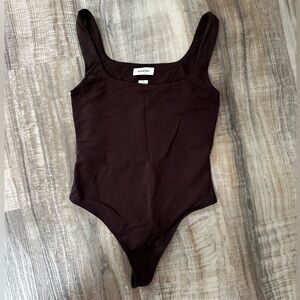 Aritzia Babaton Square Neck Bodysuit